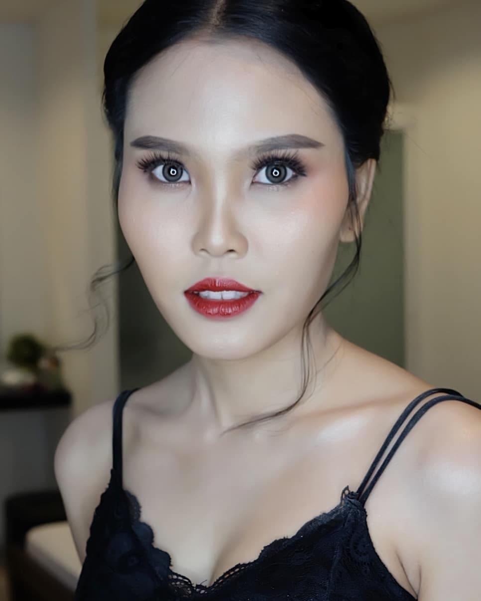 💕 วันนี้มาดูแลหน้า-ผม แต่งหน้าไปงานให้คุณครีม