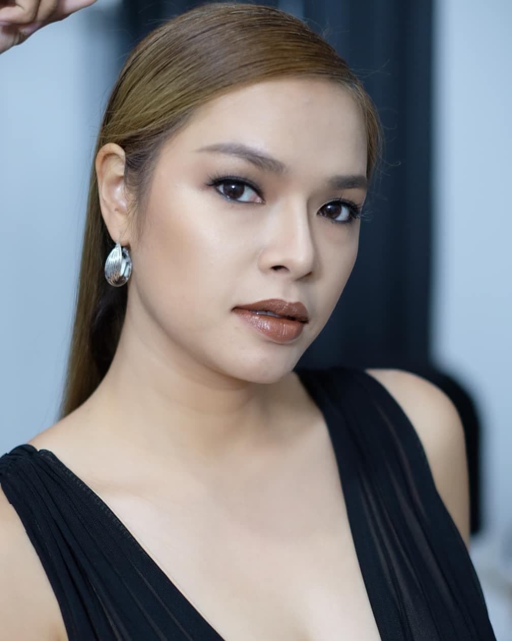 แต่งหน้าถ่ายแลบ Portrait วันนี้ ลูกค้าให้โจทย์ แค่ชุดดำซีทรู…