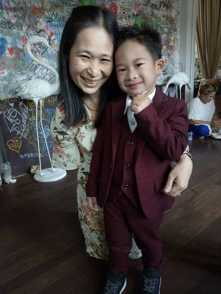 กับสุดหล่อ...นายแบบของเรา มาในลุคคุณชายเรียบหรูดูแพง...