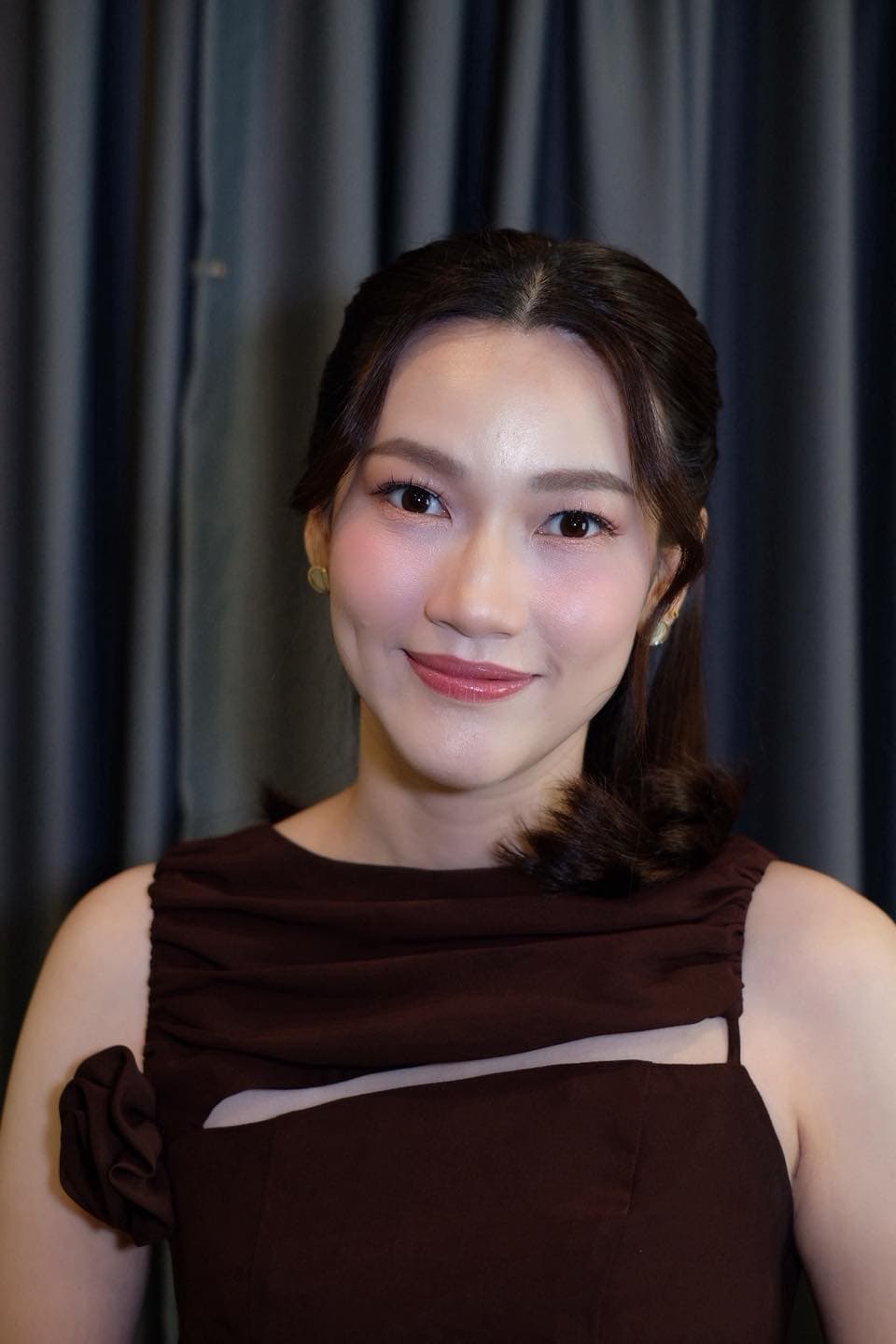แต่งหน้าทำผมออกงานคุณผิง