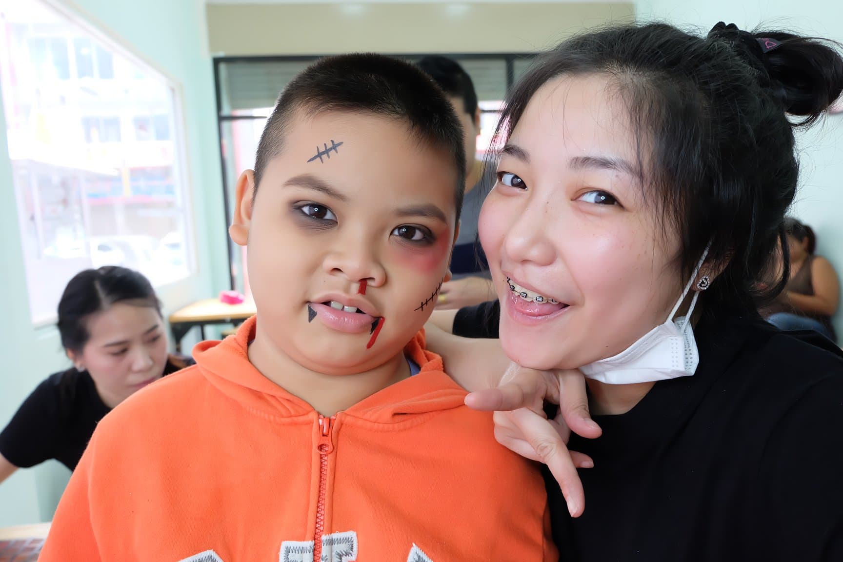 รีวิวการแต่งหน้า Them : Halaween