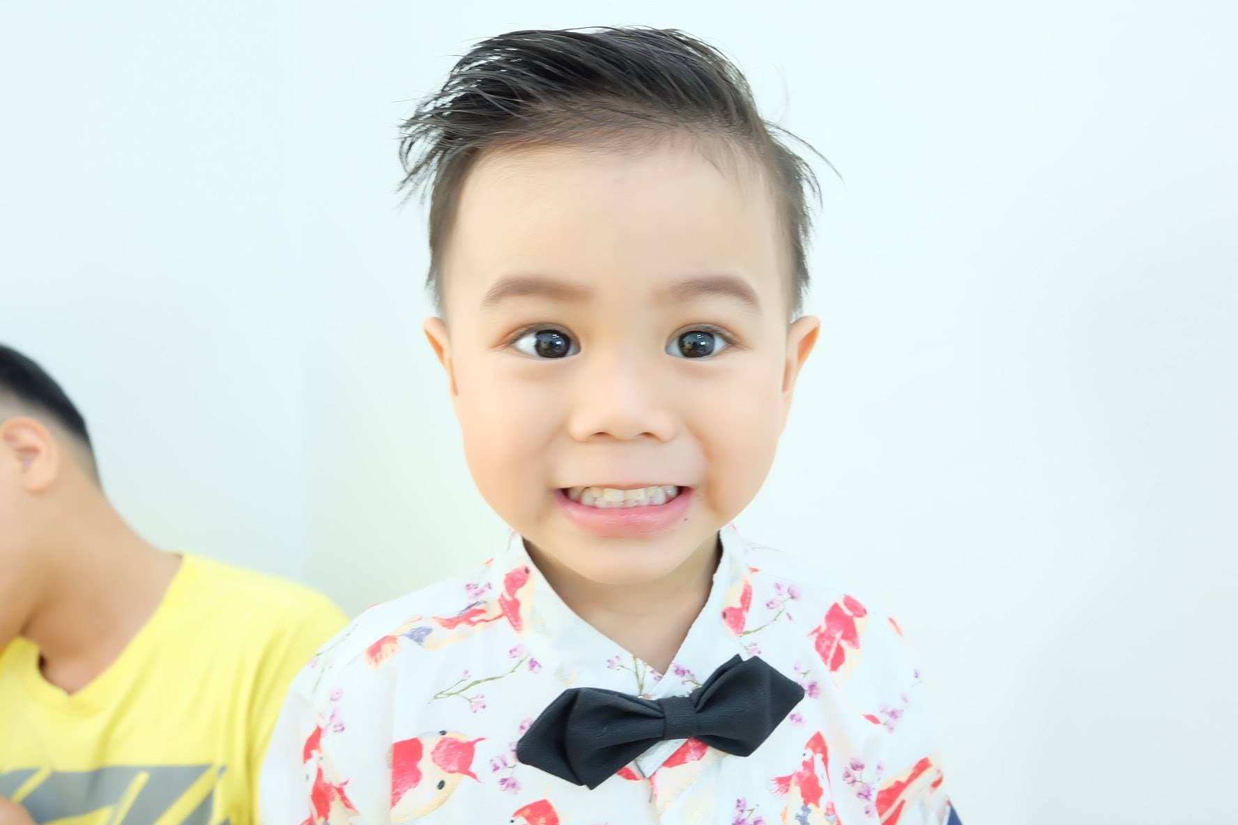 ริวิวแต่งหน้านายแบบสุดหล่อ...