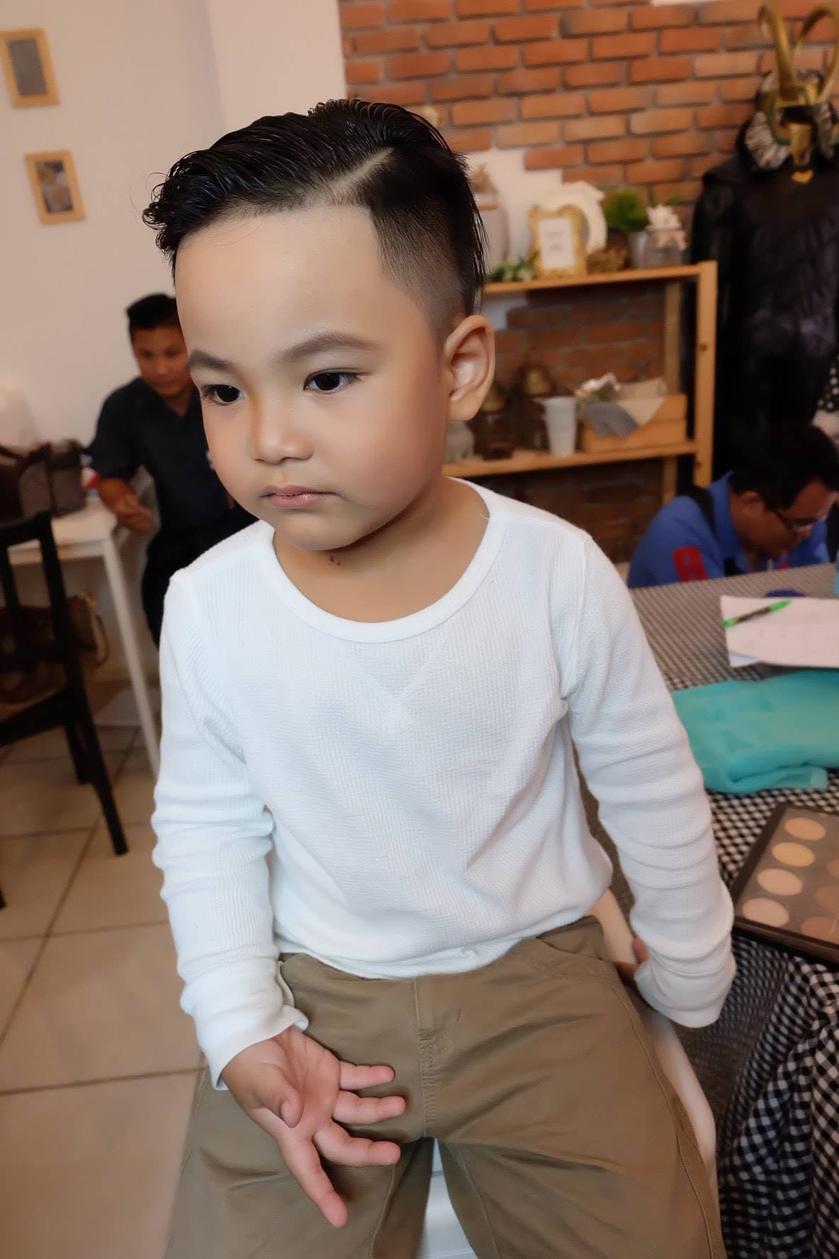 รีวิวการแต่งหน้าหนุ่มน้อย
