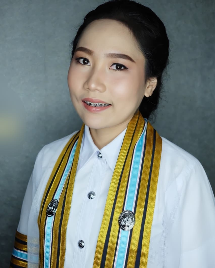 น้องทอแสง..บันฑิตใหม่..มหาวิทยาลัย สวนสุนันทา