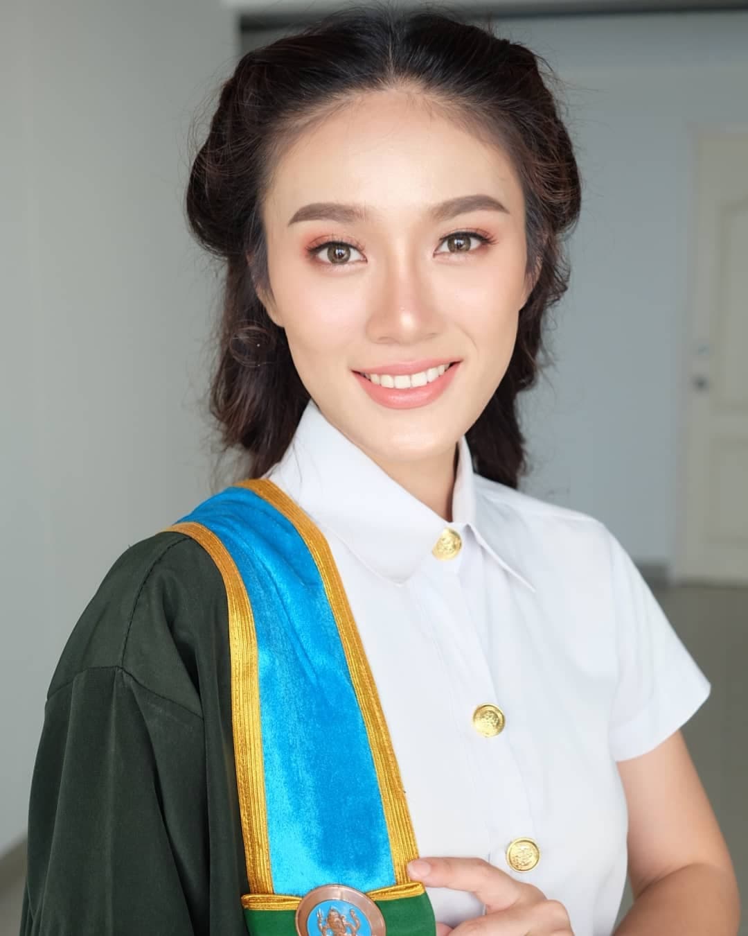 🌈 บริการแต่งหน้าทำผม 💄