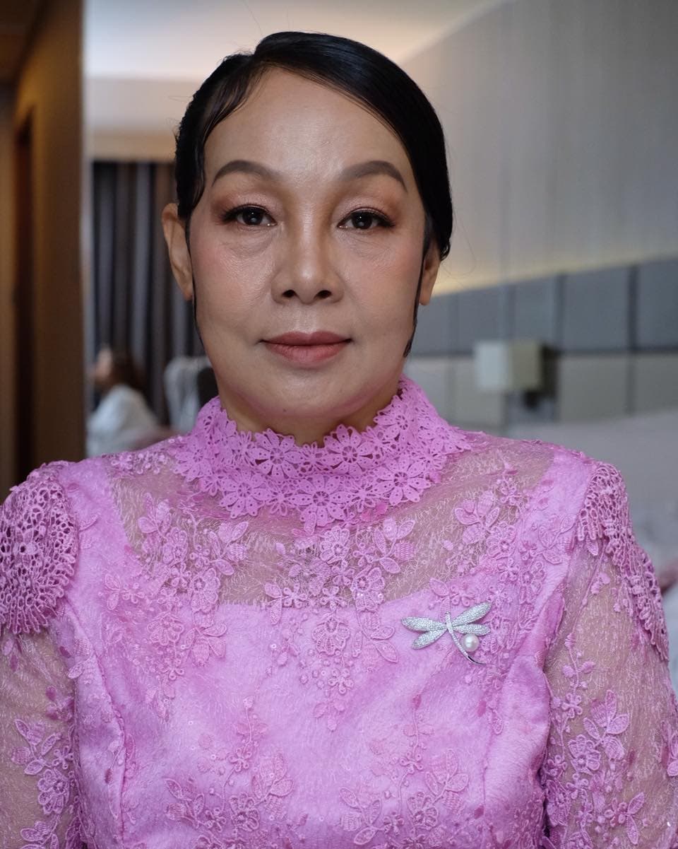แต่งหน้า - ทำผม คุณแม่เจ้าบ่าว วันนี้คุณแม่รีเควสทรงปอยเปียก…