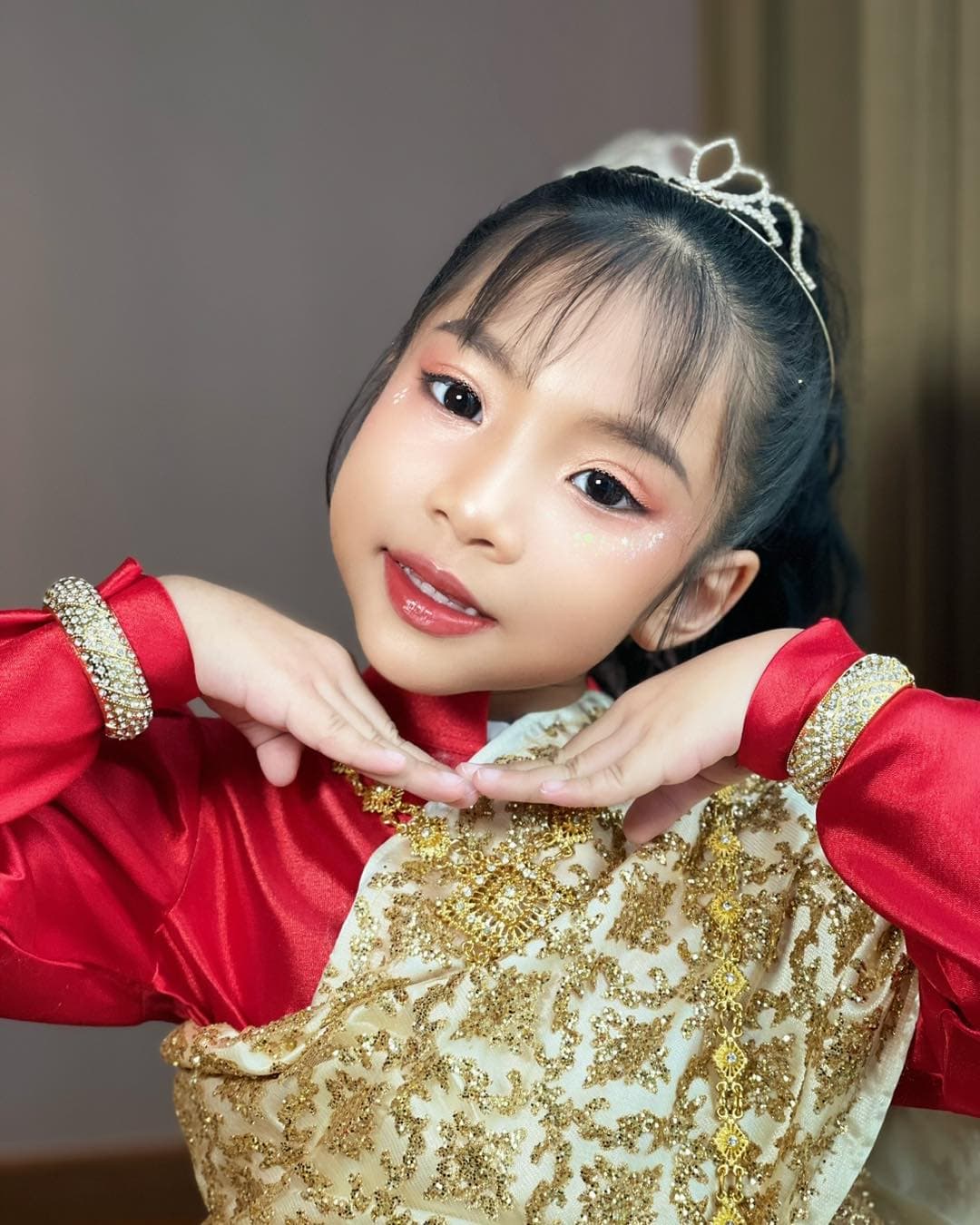 💕 ดูแลหน้า-ผม ให้น้องอัญญ่าวันนี้ กับงานวันภาษาไทย … วันนี้น…