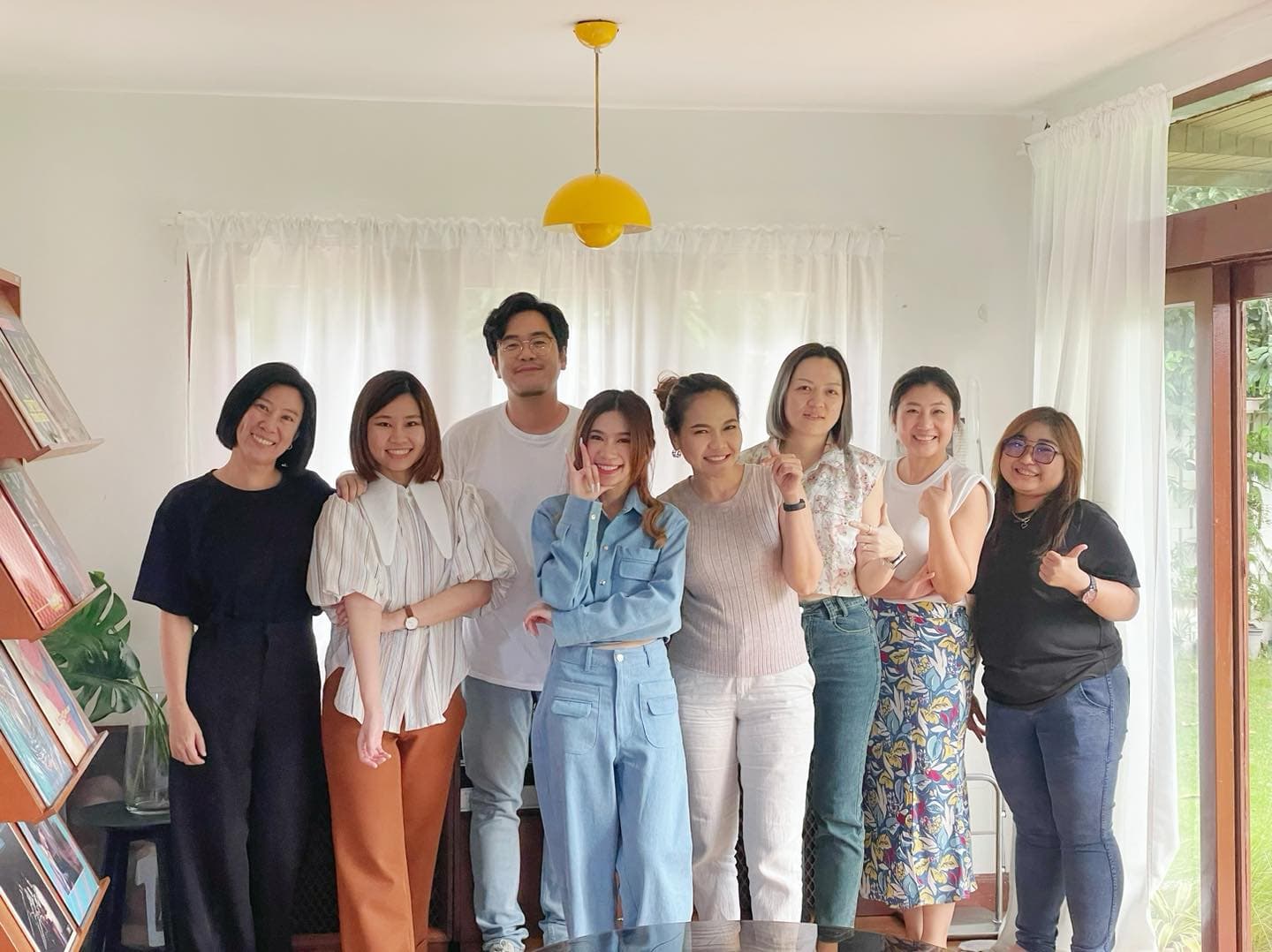 #บริการแต่งหน้าทำผม 🎥 บรรยากาศการทำงานออกกองวันนี้ค่ะ แต่งหน…