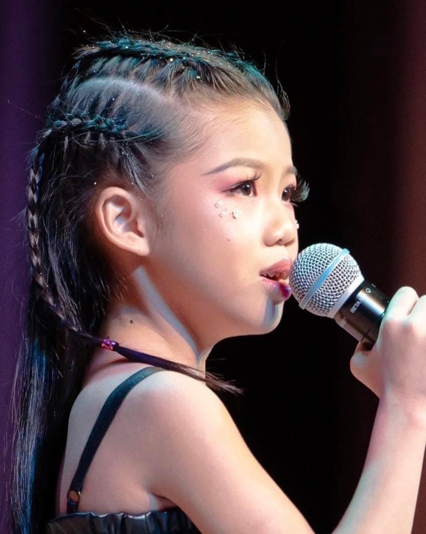✨สวย หนักแน่น ทรงพลังมากกก งานแสดงโชว์ร้องเพลง ของโรงเรียนสอ…