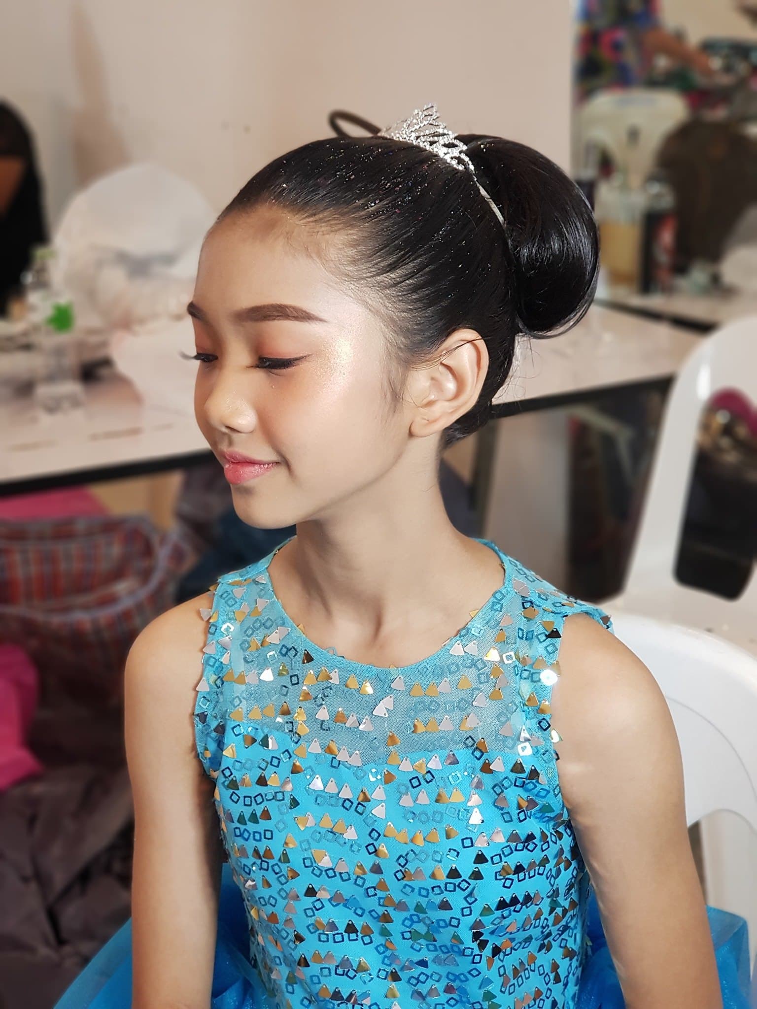 แต่งหน้าทำผม เดินแบบ.วันนี้ค้ะ