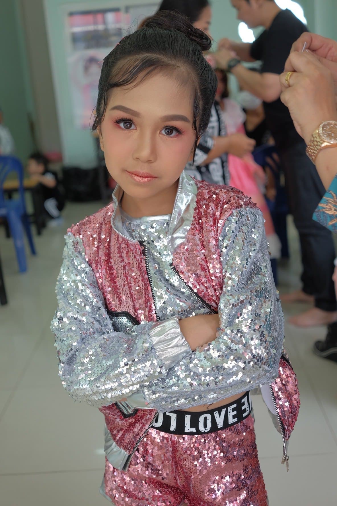 ....หลีกหน่อย...แม่จะเดินจร้าา 🔥🔥🔥🔥