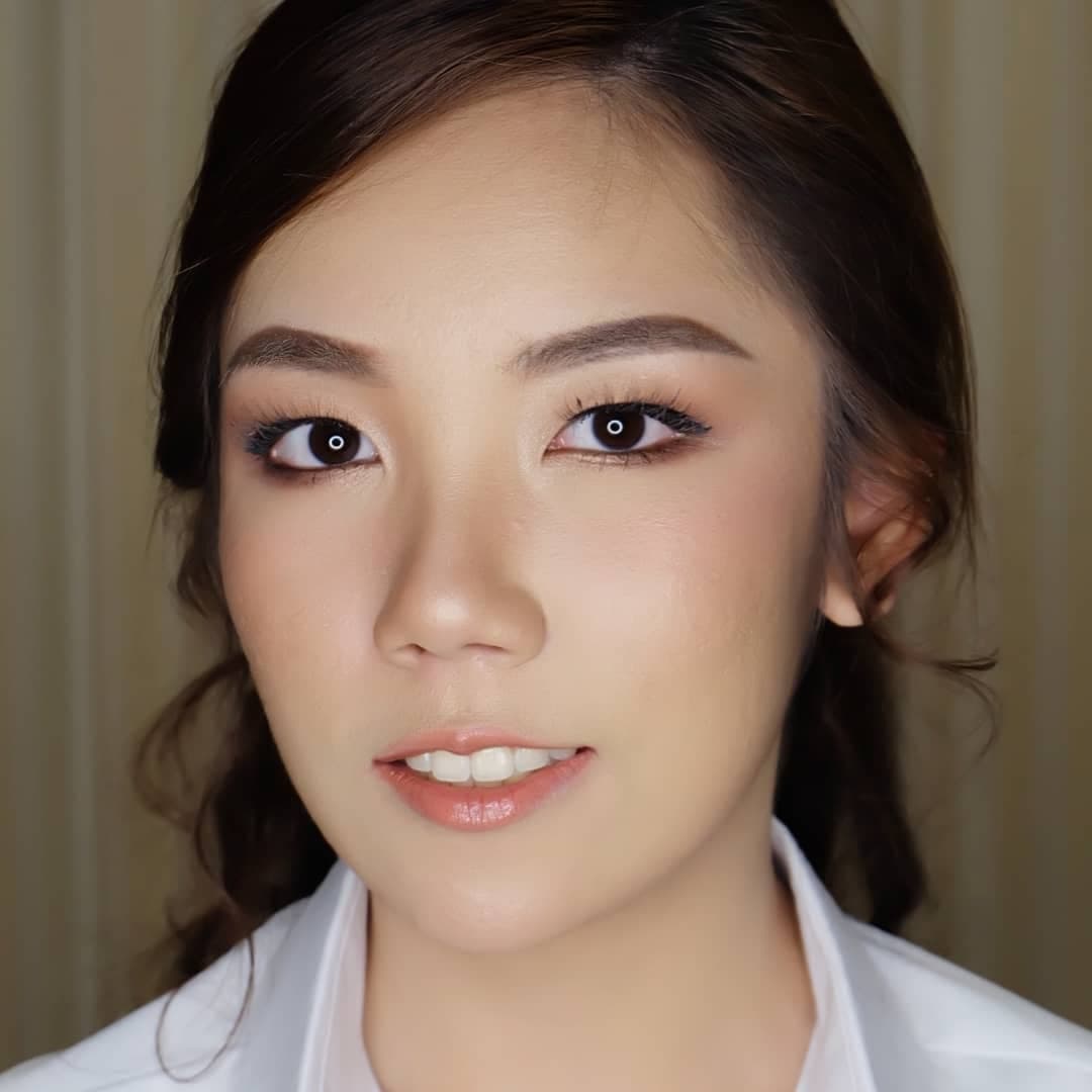 แต่งหน้ารับปริญญาน้องพลอย บัณฑิตม.หอการค้าค่ะ @ มหาวิทยาลัยห…